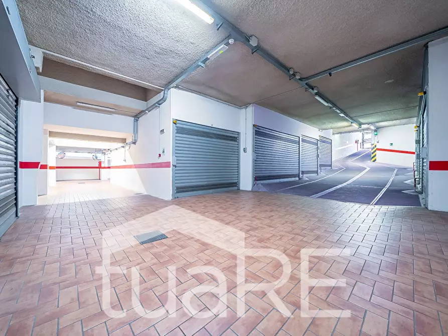 Immagine 3 di Box auto in vendita  in Via Antonio Garbasso a Roma