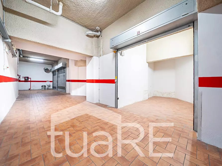 Immagine 4 di Box auto in vendita  in Via Antonio Garbasso a Roma