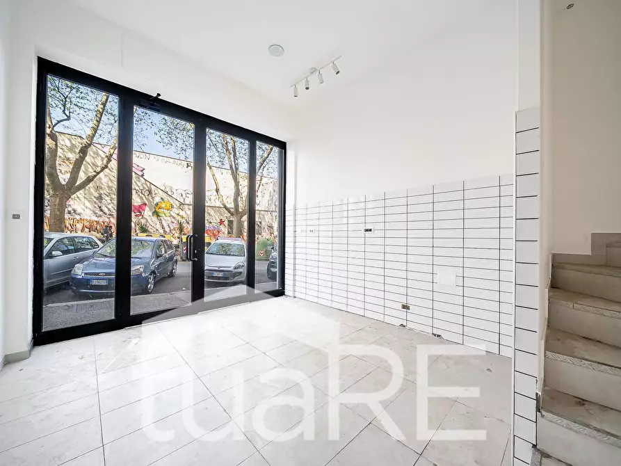 Immagine 6 di Negozio in vendita  in Via Gaspare Gozzi a Roma