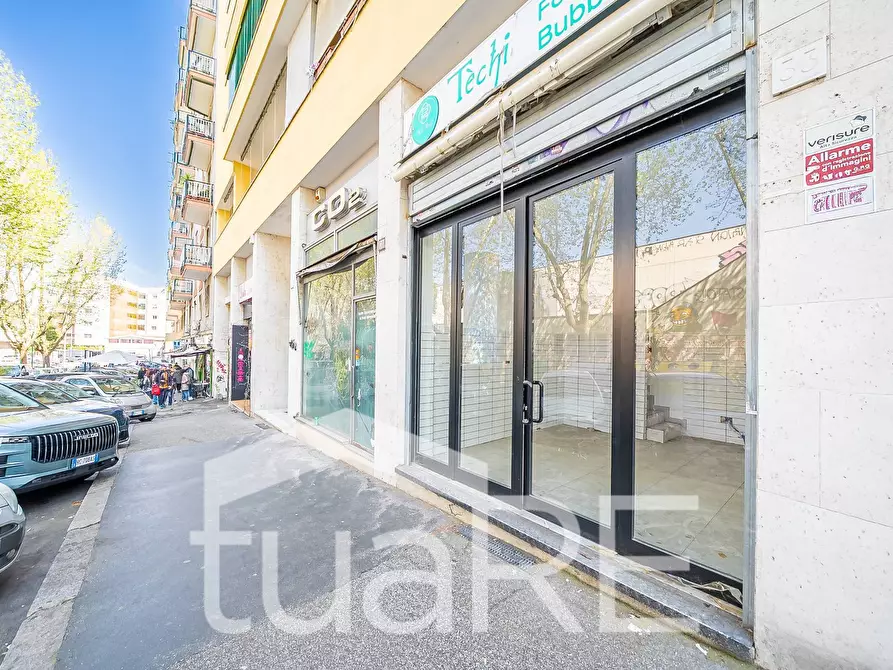 Immagine 7 di Negozio in vendita  in Via Gaspare Gozzi a Roma