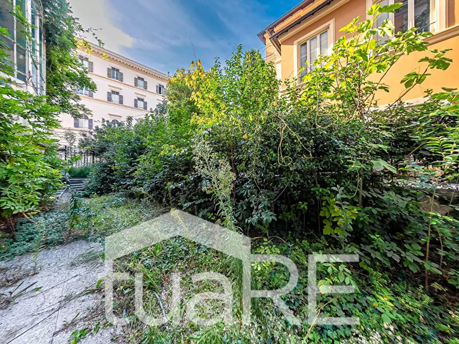 Immagine 3 di Appartamento in vendita  in Via Degli Scipioni a Roma