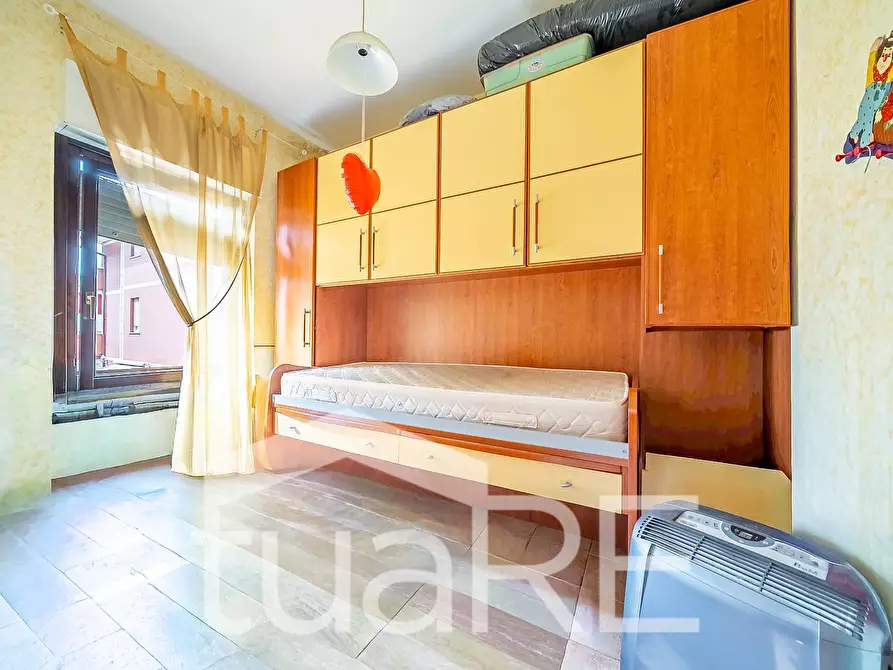 Immagine 4 di Appartamento in vendita  in Via Mombaruzzo a Roma