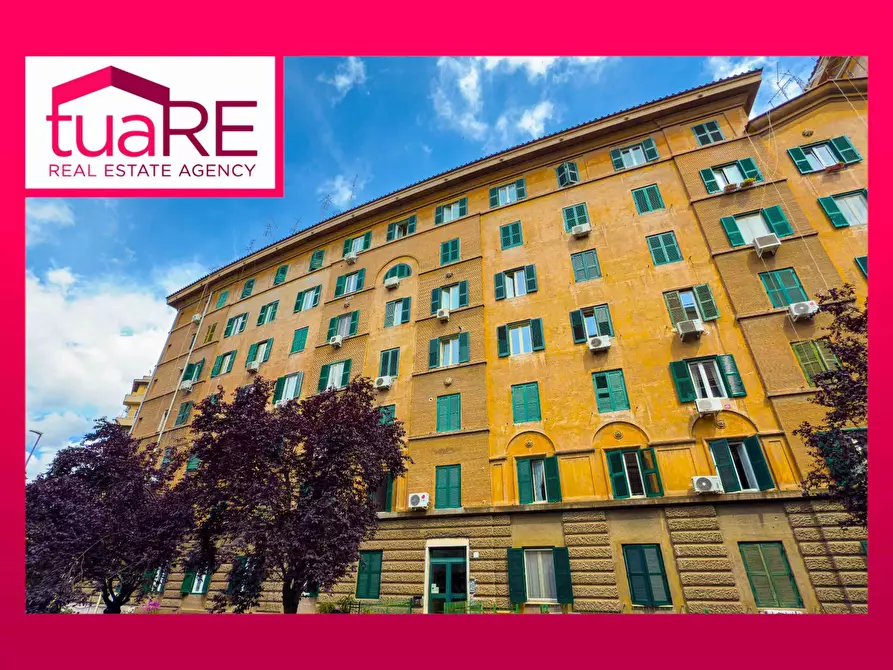 Immagine 1 di Appartamento in vendita  in Via Stamira a Roma