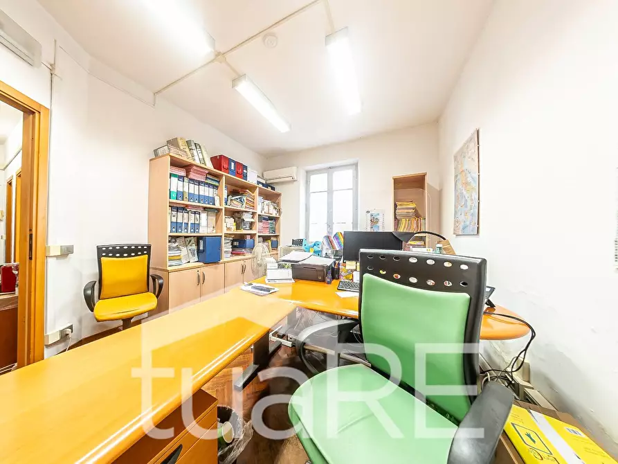 Immagine 3 di Appartamento in vendita  in Via Stamira a Roma