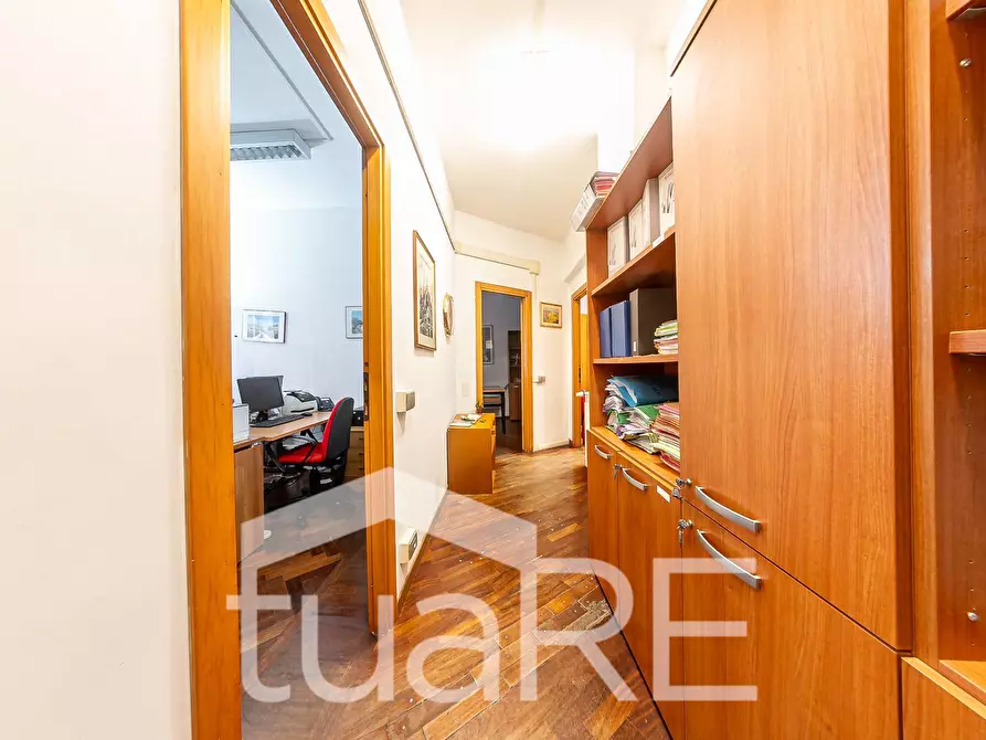 Immagine 7 di Appartamento in vendita  in Via Stamira a Roma