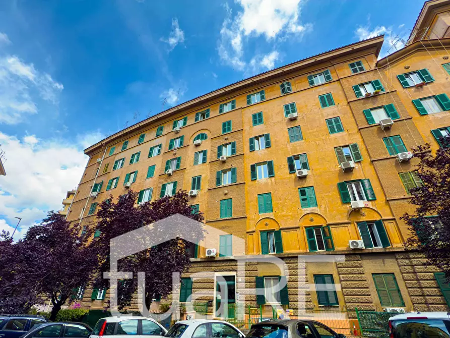 Immagine 14 di Appartamento in vendita  in Via Stamira a Roma