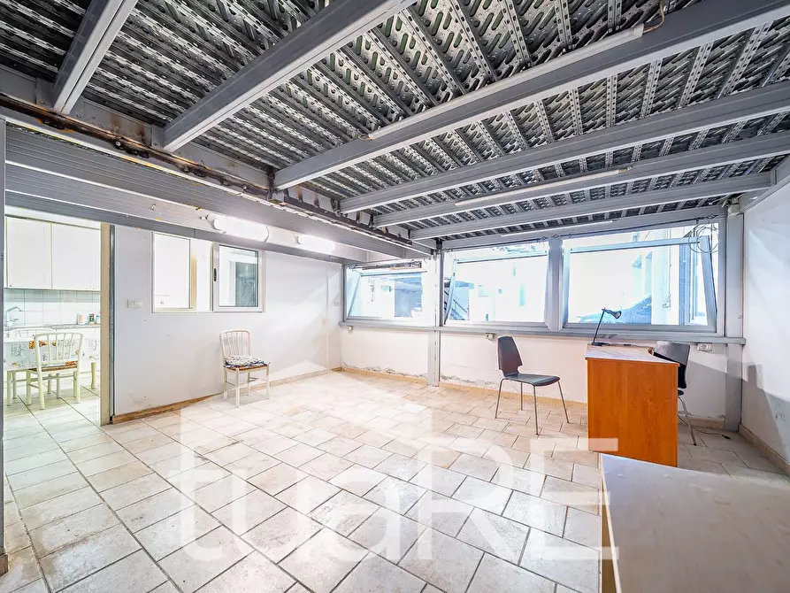 Immagine 10 di Laboratorio in affitto  in Via Suor Maria Agostina a Roma