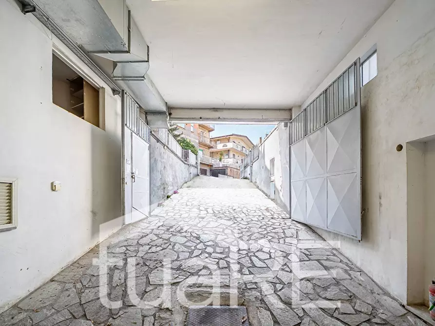 Immagine 14 di Laboratorio in affitto  in Via Suor Maria Agostina a Roma