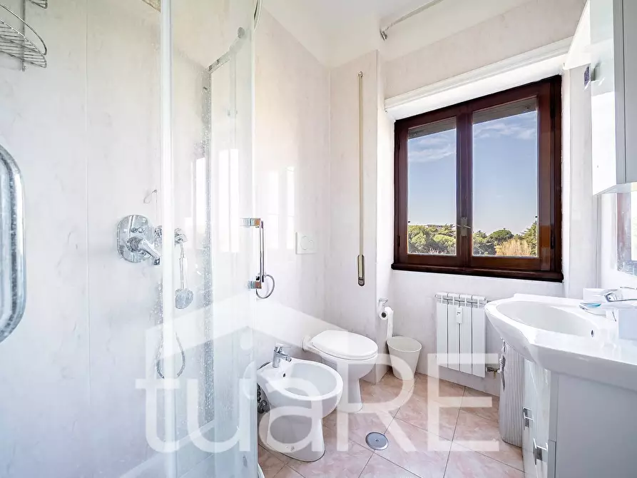 Immagine 23 di Appartamento in vendita  in Via Cassia a Roma