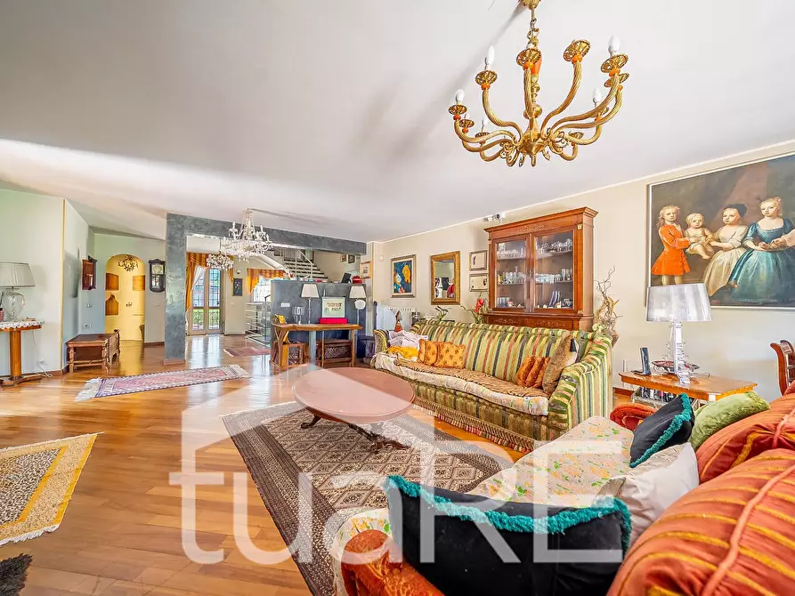 Immagine 8 di Villa in vendita  in Via Tiberina a Roma