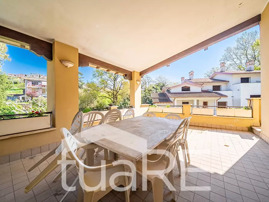 Immagine 11 di Villa in vendita  in Via Tiberina a Roma