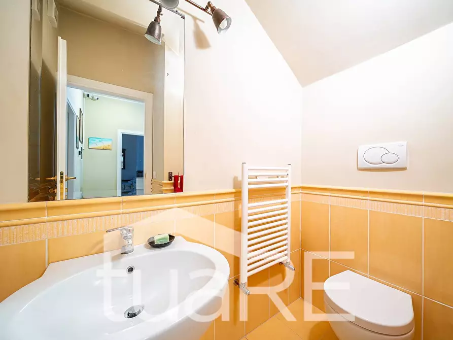 Immagine 20 di Villa in vendita  in Via Tiberina a Roma