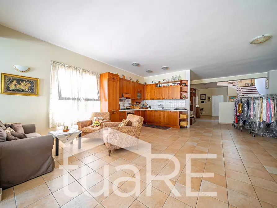 Immagine 31 di Villa in vendita  in Via Tiberina a Roma