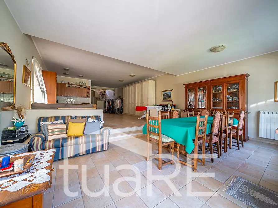 Immagine 33 di Villa in vendita  in Via Tiberina a Roma