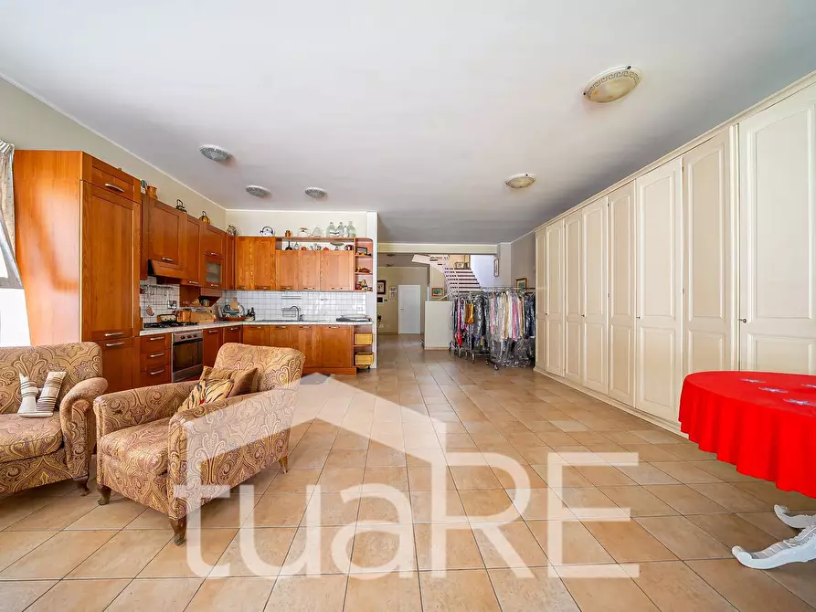 Immagine 35 di Villa in vendita  in Via Tiberina a Roma