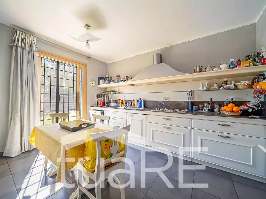 Immagine 36 di Villa in vendita  in Via Tiberina a Roma