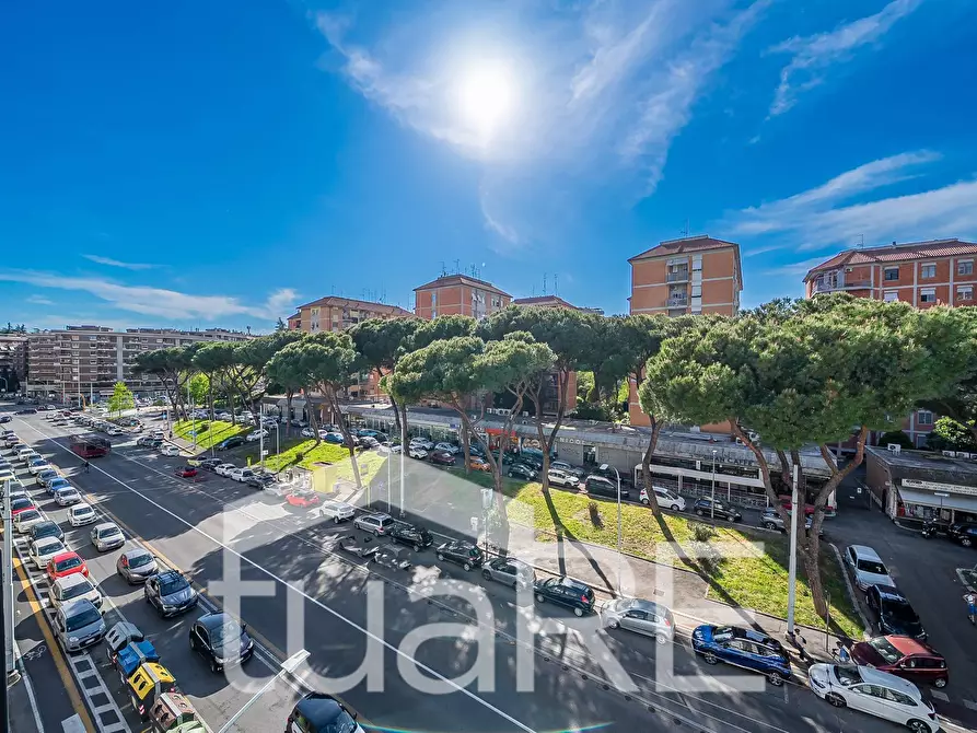 Immagine 3 di Appartamento in vendita  in Via Monte Cervialto a Roma
