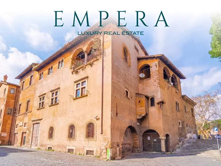 Immagine 1 di Palazzo in vendita  in Piazza In Piscinula a Roma