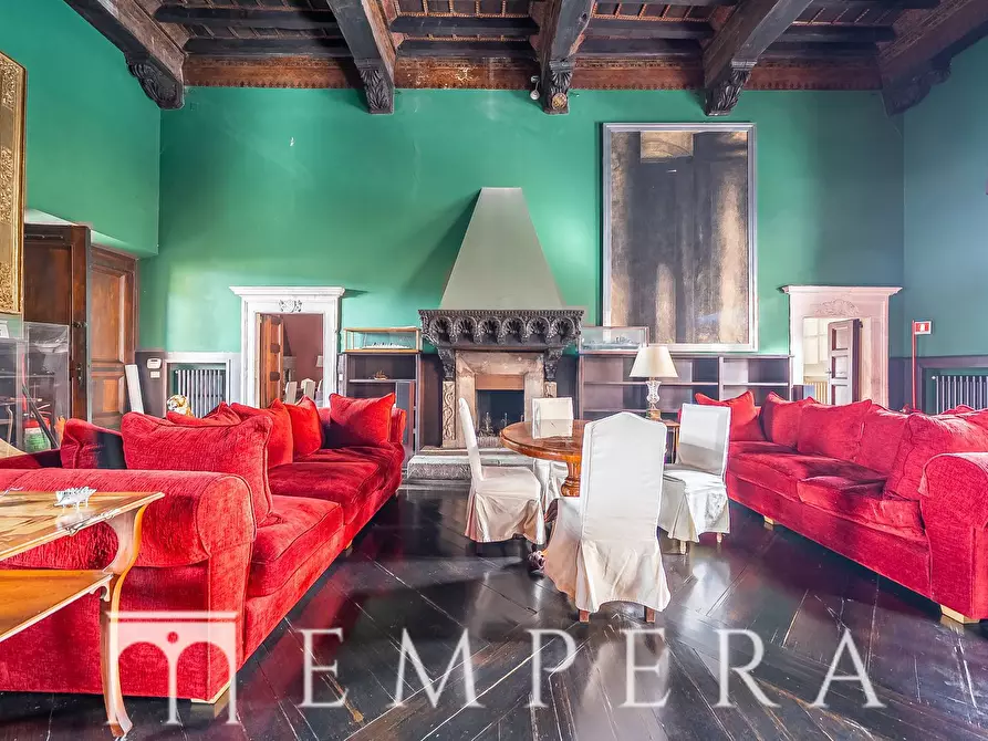 Immagine 4 di Palazzo in vendita  in Piazza In Piscinula a Roma