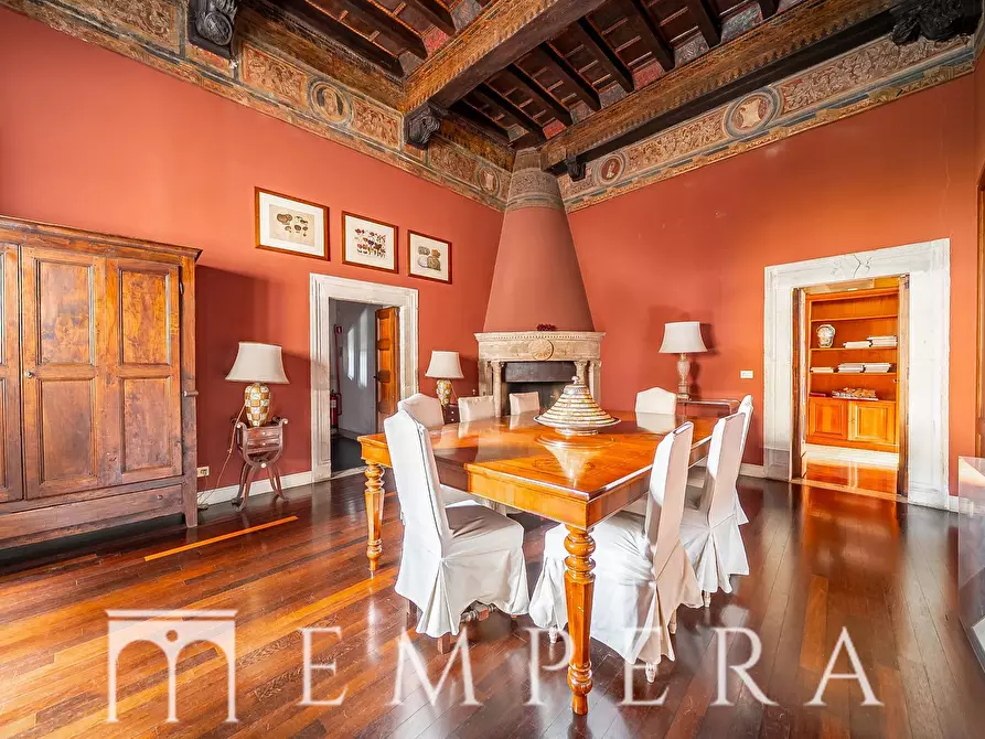 Immagine 6 di Palazzo in vendita  in Piazza In Piscinula a Roma