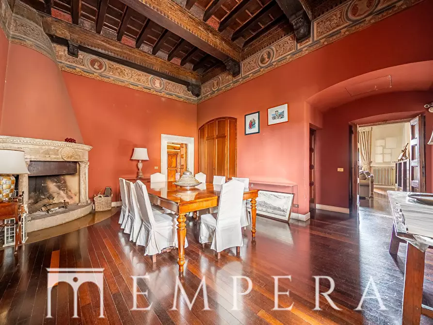 Immagine 7 di Palazzo in vendita  in Piazza In Piscinula a Roma