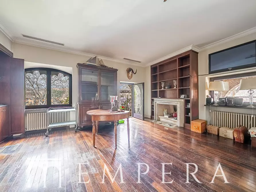 Immagine 11 di Palazzo in vendita  in Piazza In Piscinula a Roma