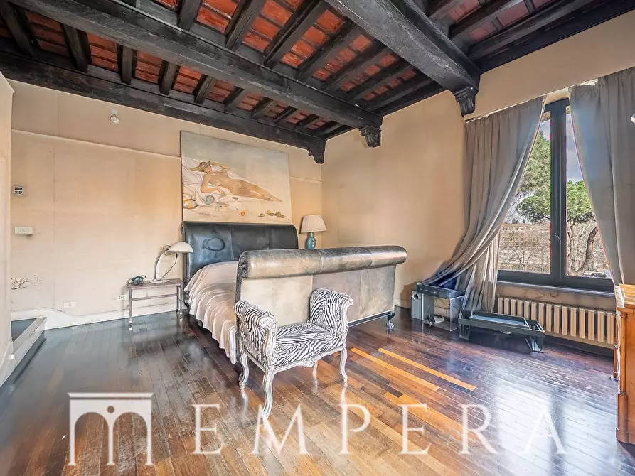 Immagine 13 di Palazzo in vendita  in Piazza In Piscinula a Roma