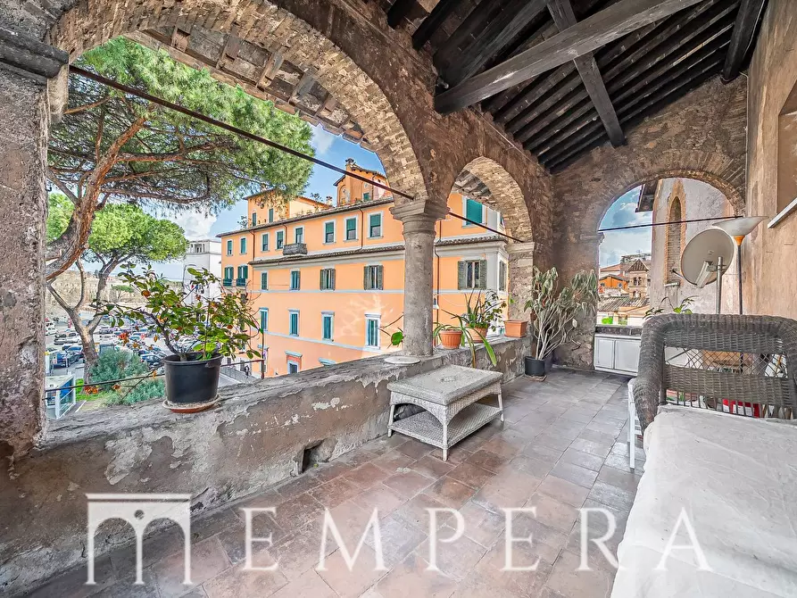 Immagine 16 di Palazzo in vendita  in Piazza In Piscinula a Roma