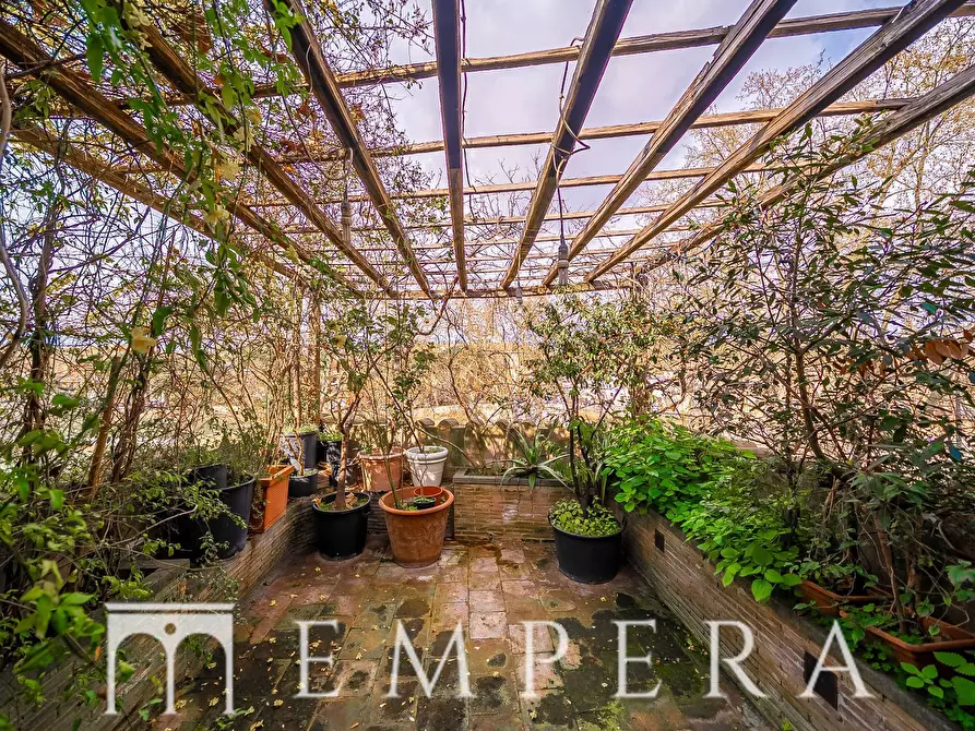 Immagine 19 di Palazzo in vendita  in Piazza In Piscinula a Roma