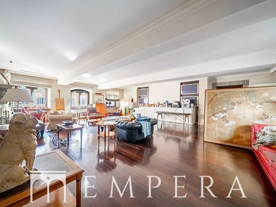 Immagine 24 di Palazzo in vendita  in Piazza In Piscinula a Roma