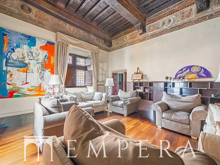 Immagine 31 di Palazzo in vendita  in Piazza In Piscinula a Roma