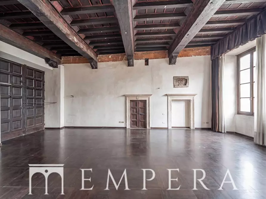 Immagine 33 di Palazzo in vendita  in Piazza In Piscinula a Roma