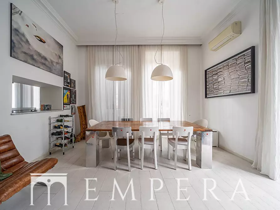 Immagine 3 di Palazzo in vendita  in Via Duchessa Di Galliera a Roma