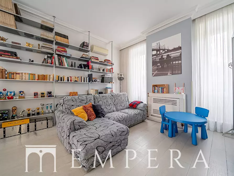 Immagine 6 di Palazzo in vendita  in Via Duchessa Di Galliera a Roma