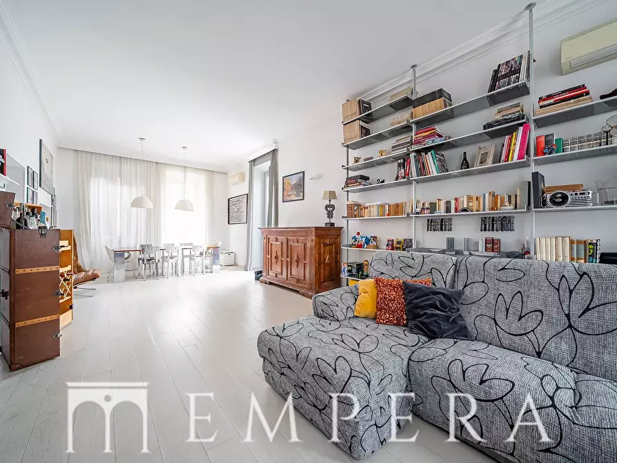 Immagine 7 di Palazzo in vendita  in Via Duchessa Di Galliera a Roma