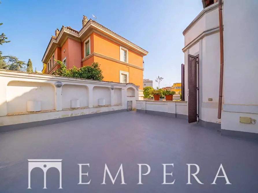 Immagine 11 di Palazzo in vendita  in Via Duchessa Di Galliera a Roma