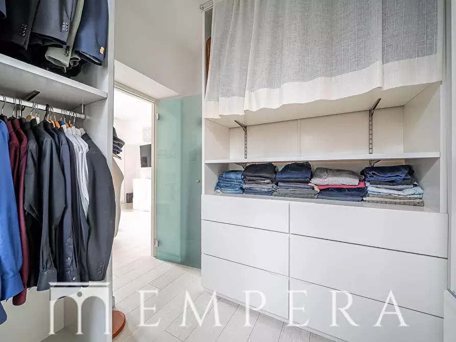 Immagine 20 di Palazzo in vendita  in Via Duchessa Di Galliera a Roma