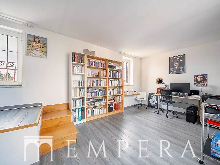 Immagine 27 di Palazzo in vendita  in Via Duchessa Di Galliera a Roma