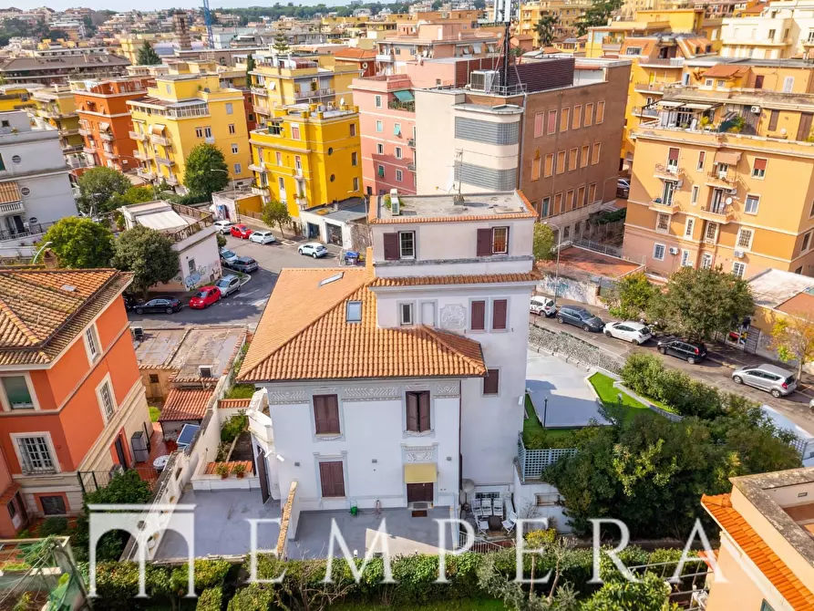 Immagine 39 di Palazzo in vendita  in Via Duchessa Di Galliera a Roma