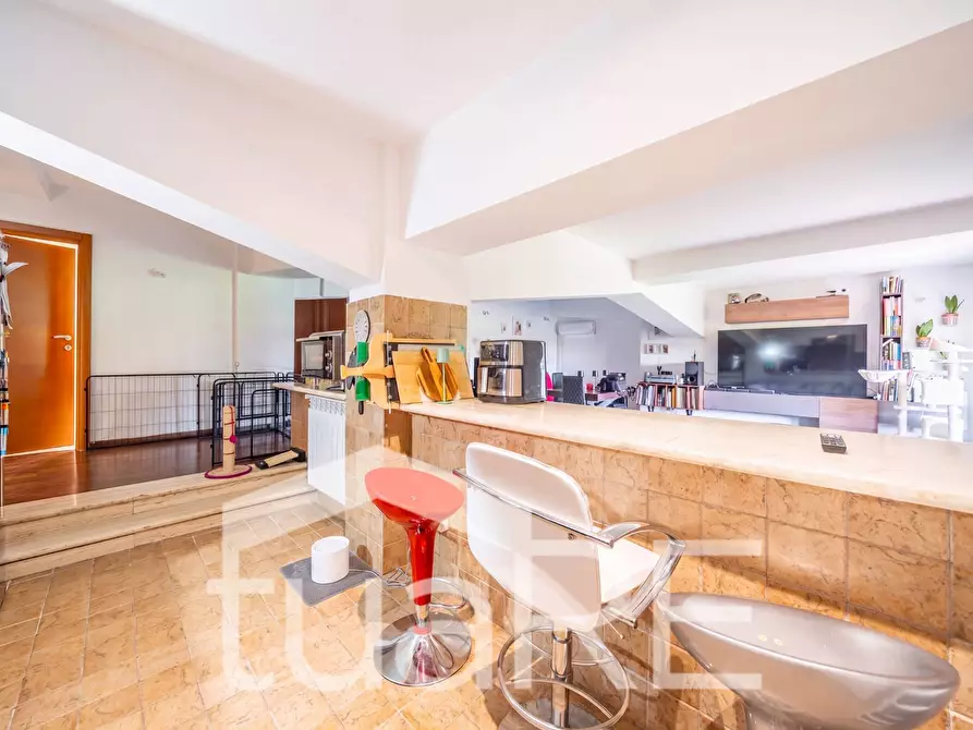 Immagine 5 di Appartamento in vendita  in Via Cassia a Roma