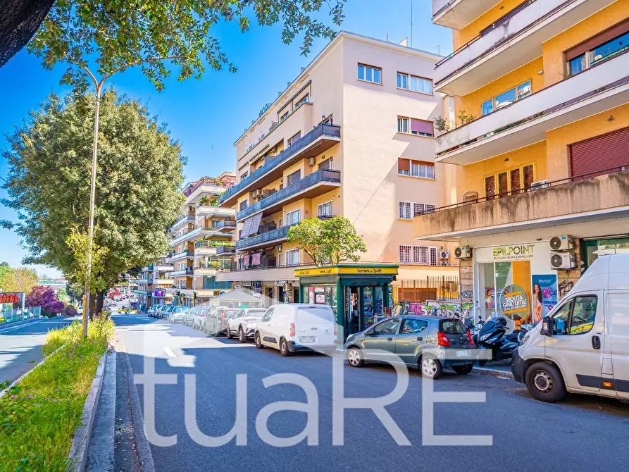 Immagine 17 di Magazzino in vendita  in Via Baldo Degli Ubaldi a Roma