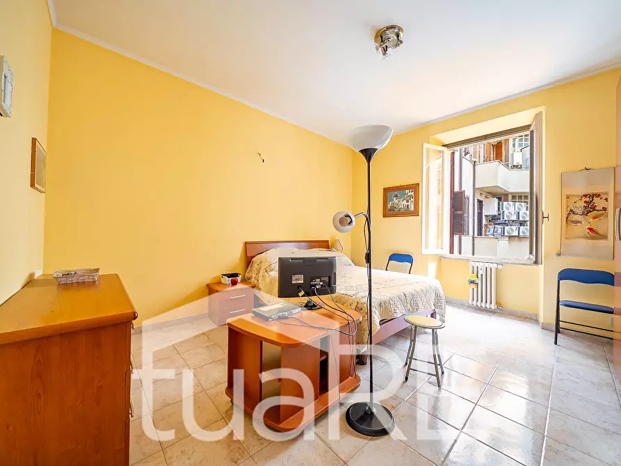 Immagine 2 di Appartamento in vendita  in Via Carlo Cattaneo a Roma