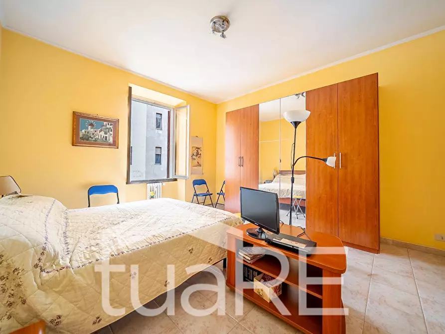 Immagine 3 di Appartamento in vendita  in Via Carlo Cattaneo a Roma