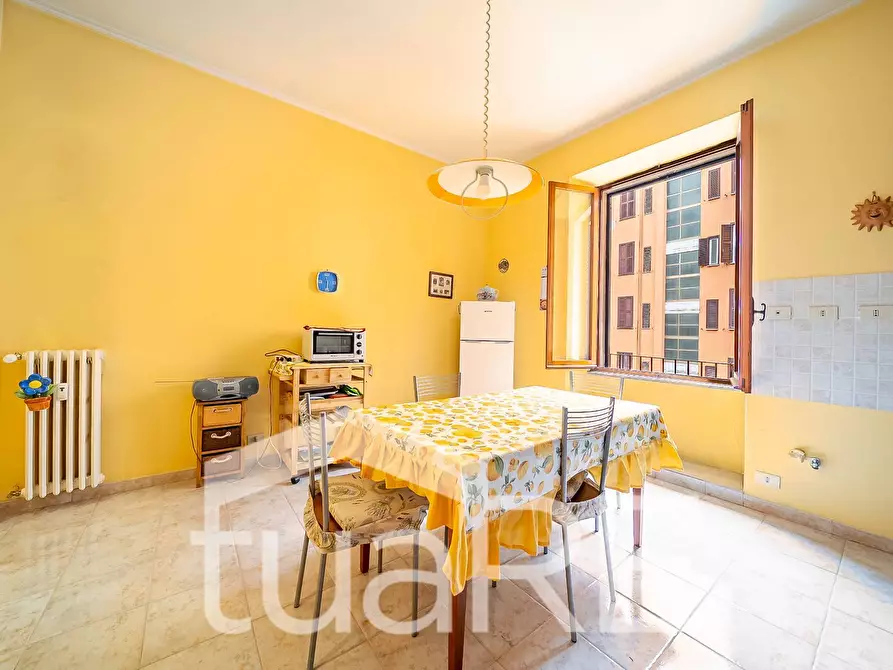 Immagine 5 di Appartamento in vendita  in Via Carlo Cattaneo a Roma