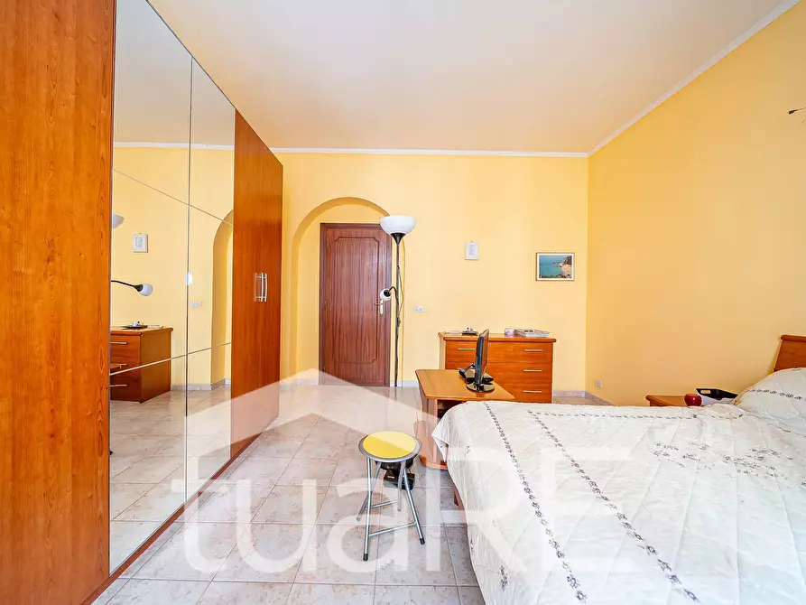 Immagine 15 di Appartamento in vendita  in Via Carlo Cattaneo a Roma