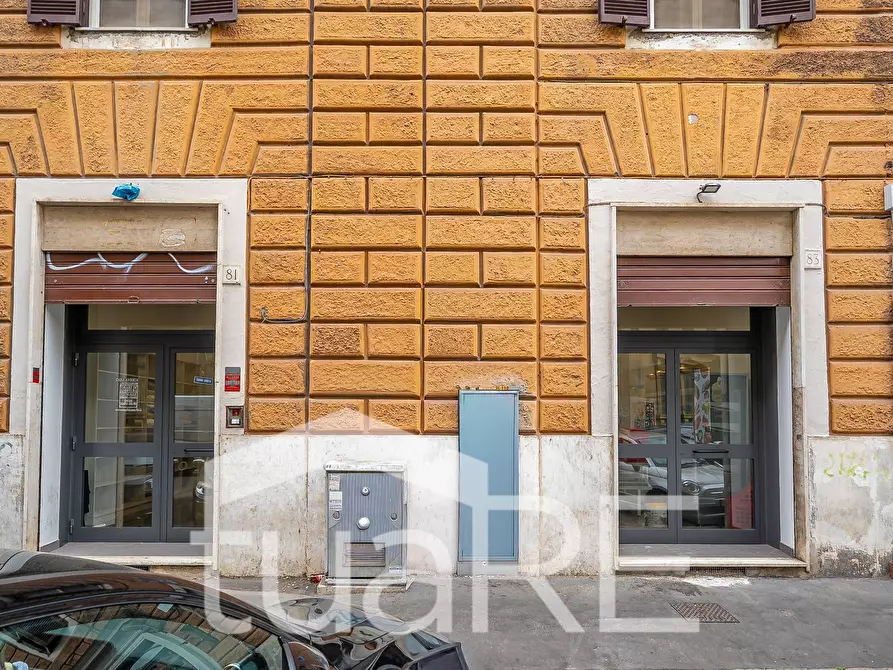 Immagine 6 di Negozio in vendita  in Via Principe Umberto a Roma