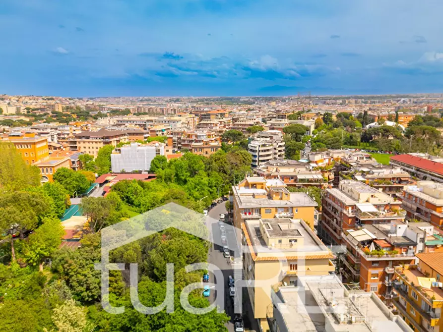 Immagine 5 di Appartamento in vendita  in Via Anselmo Ciappi a Roma