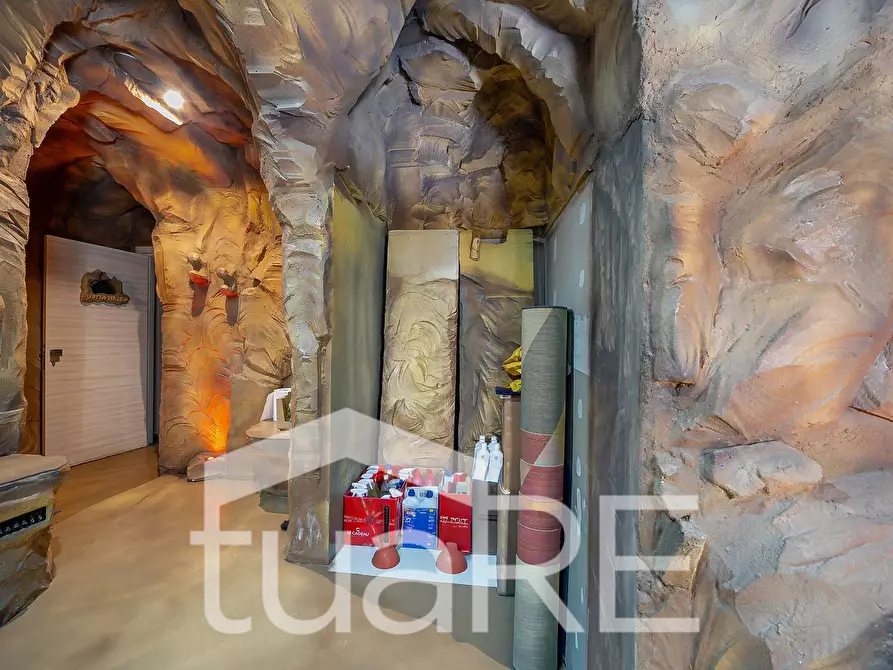 Immagine 18 di Appartamento in vendita  in Via Oderisi Da Gubbio a Roma
