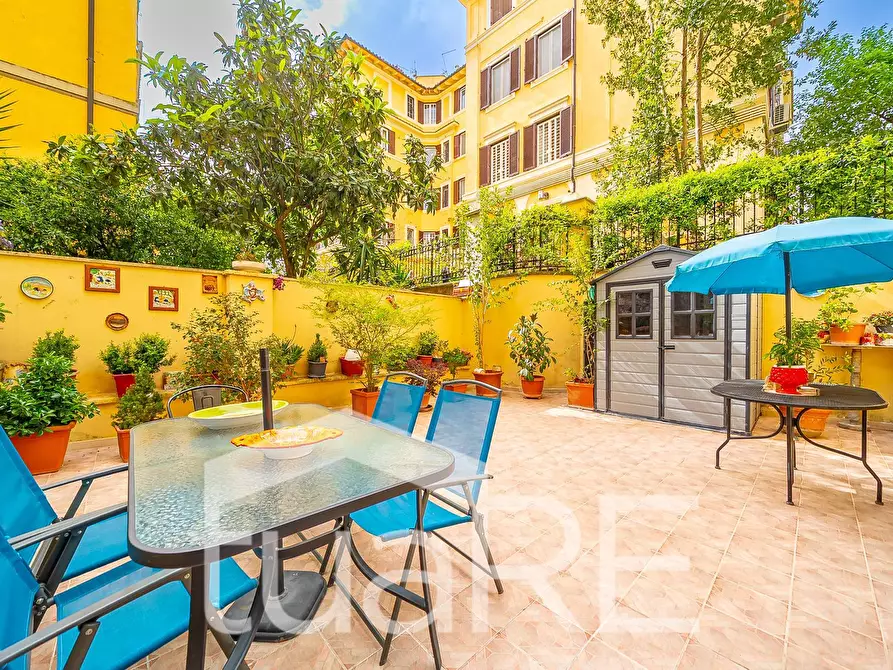 Immagine 15 di Appartamento in vendita  in Via Dei Giordani a Roma