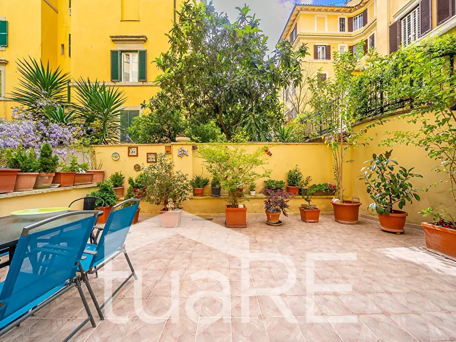 Immagine 21 di Appartamento in vendita  in Via Dei Giordani a Roma